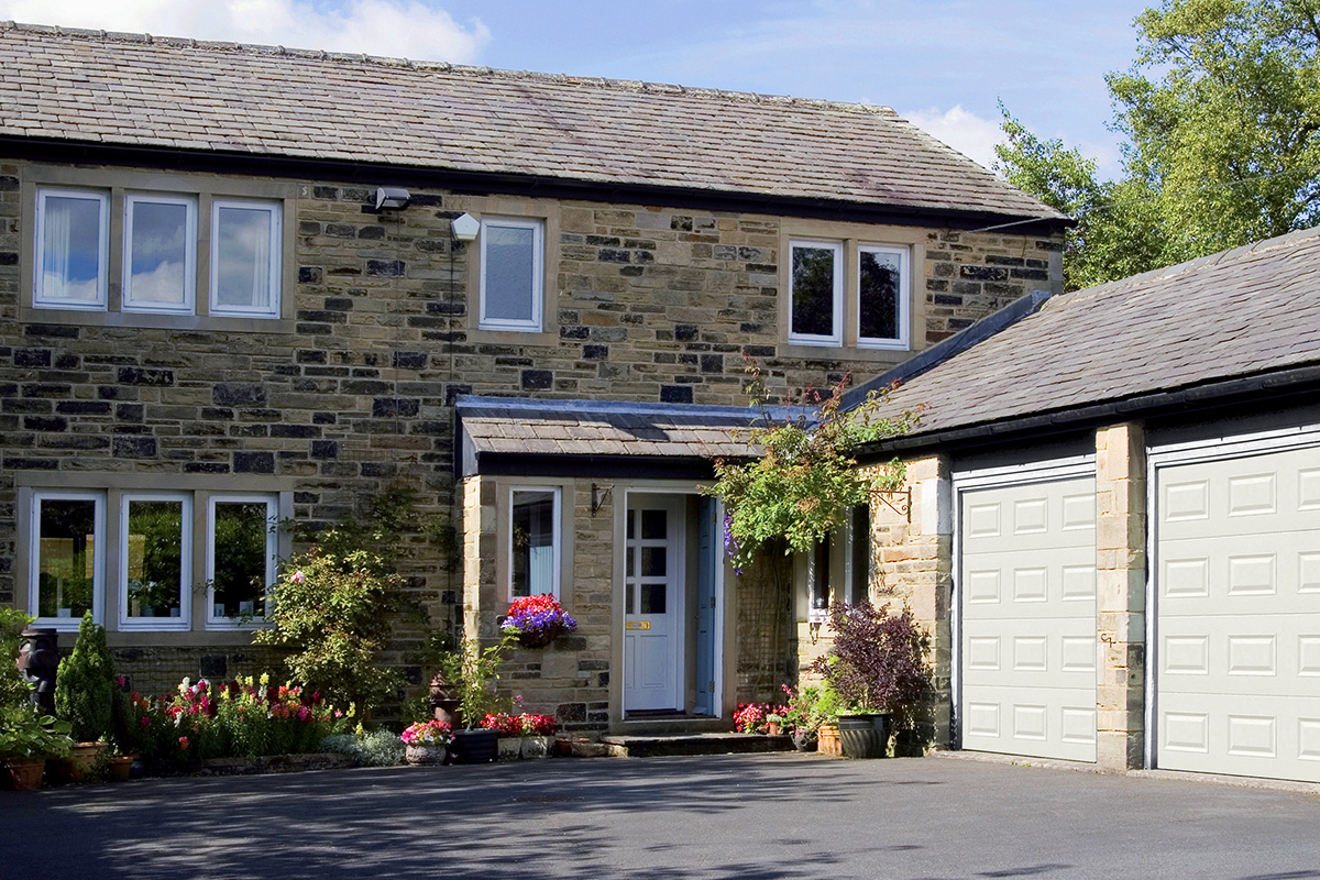 Sectiional garage door Bromley